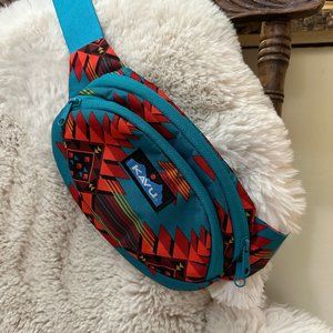 Like New Kavu Spectator Vibrant Multi-Colored Aztec Print Hip Fanny Pack